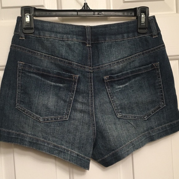 SO Denim Shorts Junior Size 5 NWT’s 2.5” Inseam. - Picture 3 of 7